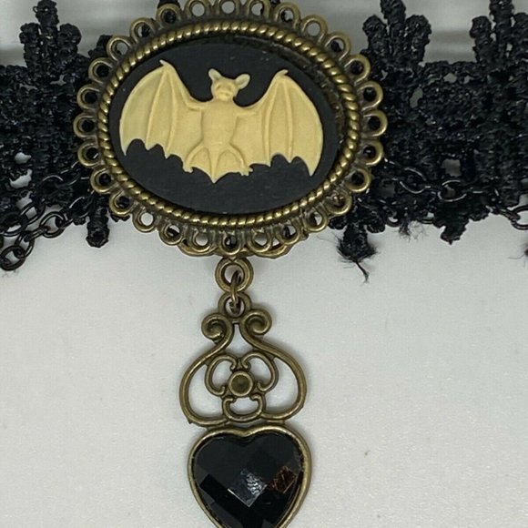 Gothic Rockabilly Bat Cameo Lace Choker Necklace - Picture 6 of 11